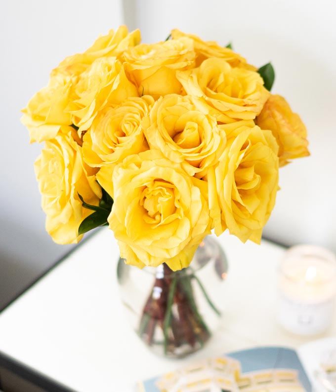 One Dozen Yellow Roses - Image 2