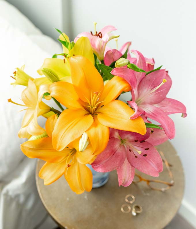 Stunning Lily Bouquet - Image 3