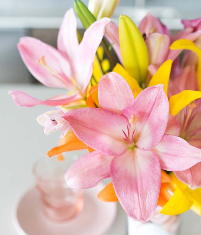 Stunning Lily Bouquet - Image 4