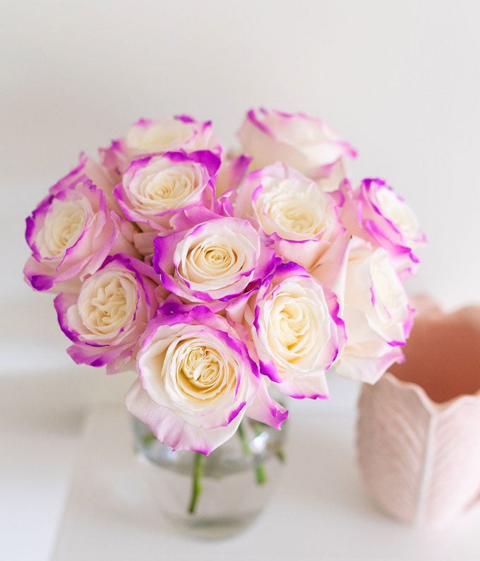 One Dozen Royal Roses - Image 3